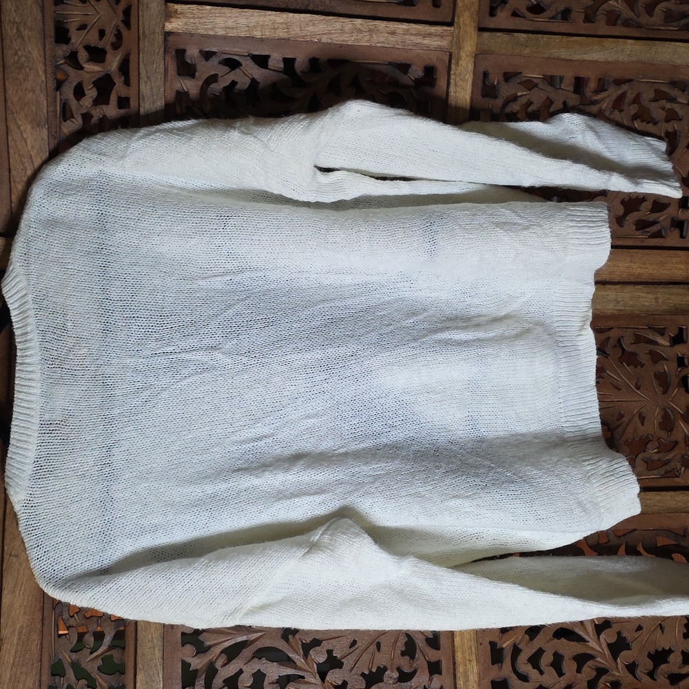 🌟 Calvin Klein Women's Sweater in White and Black Size Medium - Picture 5 of 5